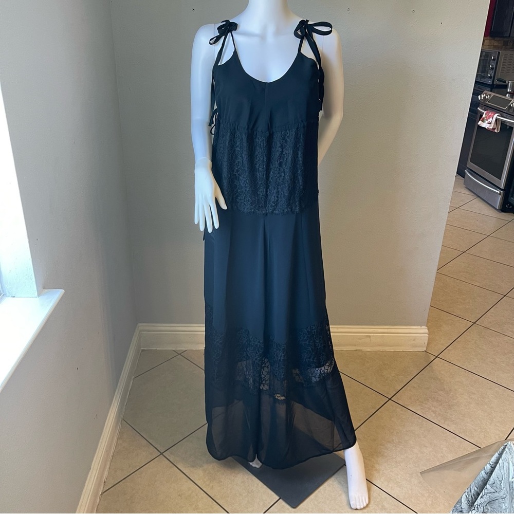Chiffon Lace-Trim Maxi Dress
Size small
New with tags
Brand is Forever 21 - Picture 2 of 14